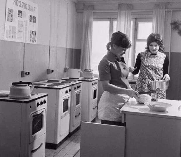 Хозяюшки... Общежитие в техникуме...готовим ужин СССР, детство, ностальгия, подборка