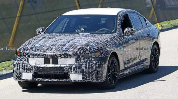 BMW M5 2023 года