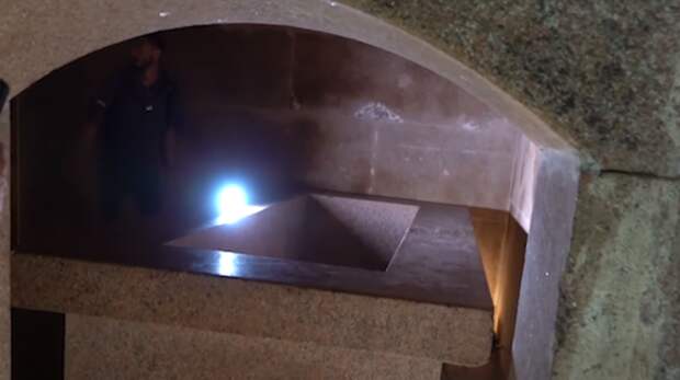 Найден древний саркофаг с машинным уровнем обработки. Серапеум отдыхает