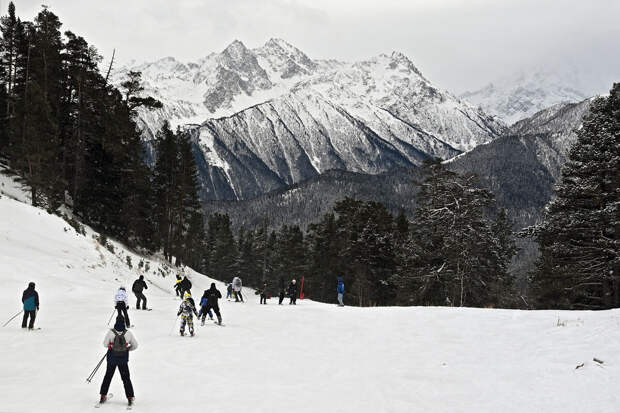 Россияне стали чаще ездить кататься на лыжах парами