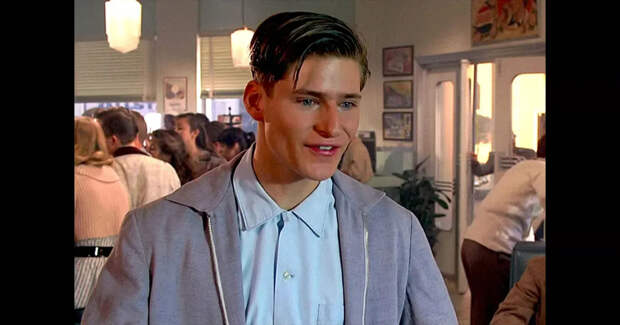 Ассистентка звезды фильма "Назад в будущее" заявила, что он держал её в секс-рабстве