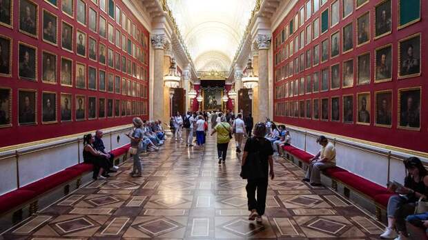 Эрмитаж будет работать бесплатно восемь праздничных дней в году