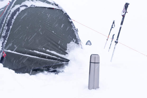 Сибиряки провели палатке ночь в -43°C ради тренировки и рассказали о последствиях