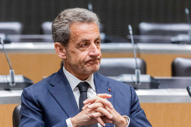 Экс-президент Франции Саркози заявил, что не планирует возвращаться в политику