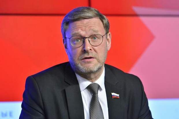 Косачев: США привыкли в политических отношениях делить страны на «старших» и «младших»