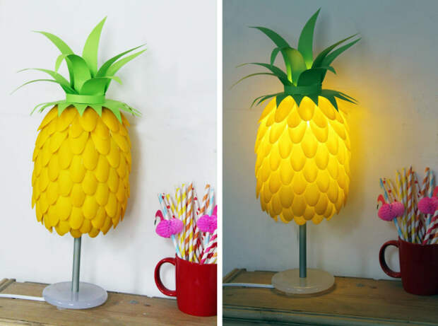 Настольная лампа в виде ананаса.