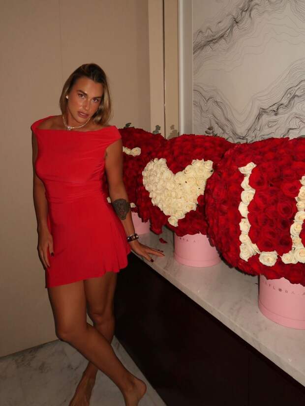 Арина Соболенко поделилась моментами празднования Дня святого Валентина с бойфрендом