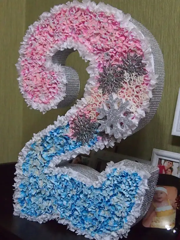 Объемные цифры. Цифры из салфеток. Цифра 2 из чего можно сделать. Объемная цифра 1. Цифра на день рождения.