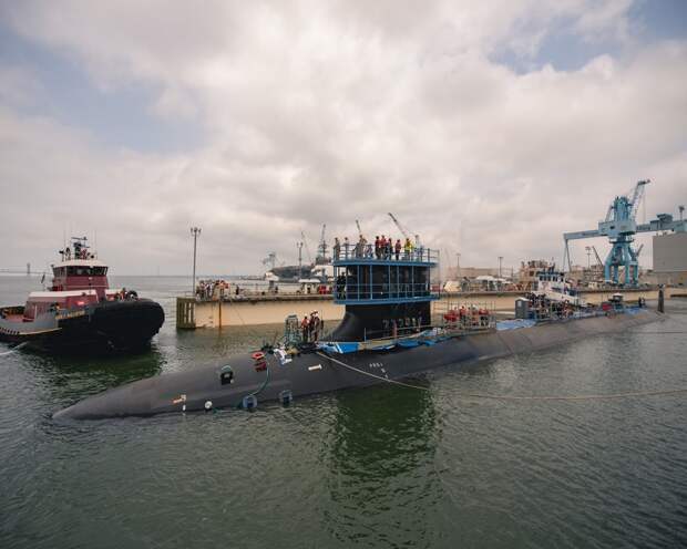 Новую атомную подлодку спустили на воду в США