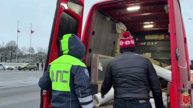 Полиция проверила документы у 500 человек во время рейда в Петербурге