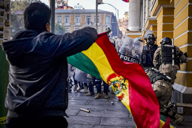 Глава Минобороны Боливии Новильо: попытку переворота могли вызвать извне