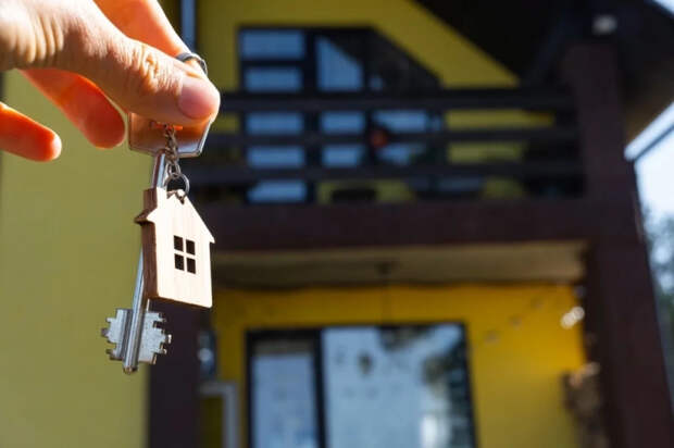 Риэлтор Зеленская рассказала, как весной выбрать дачу по одному признаку