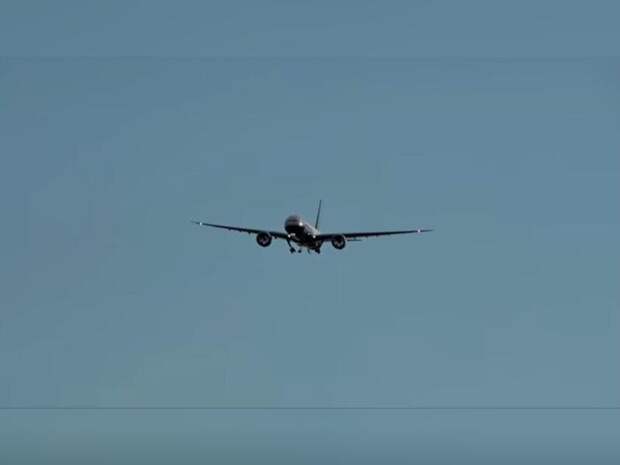 Экипаж успешно посадил самолет после ложной тревоги о задымлении