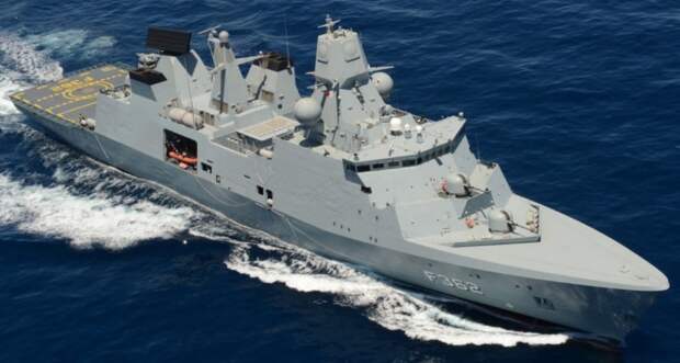 Фото: ВМС Дании. Это уже 5-ый корабль НАТО, который покинул зону боевых действий из-за якобы поломки и технических неисправностей.
