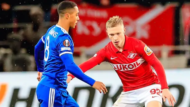 Шмурнов эмоционально отреагировал на ошибки Рассказова во время матча с «Лестером»