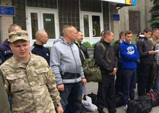 Нужно убирать за собой и не гадить: комментарий ТЦК о грязном распределительном центре в Киеве