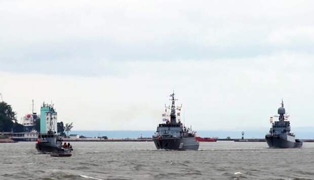 Названы два варианта ответа России на борьбу Запада с теневым флотом