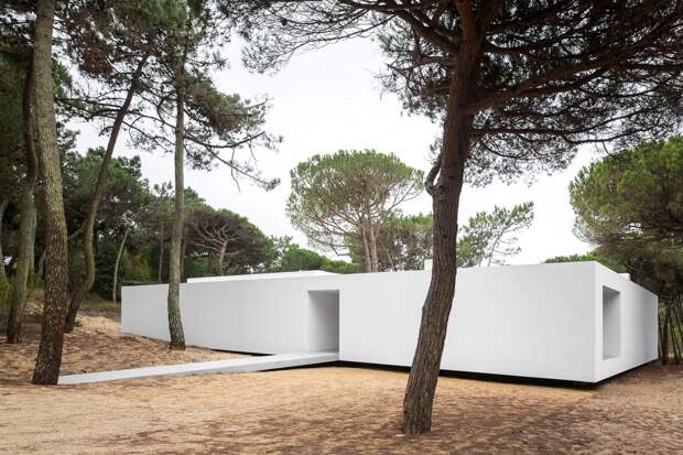 Максимально минималистская резиденция в Португалии