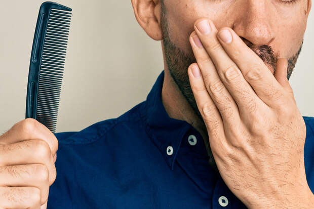 В Москве на 12 суток арестовали мужчину, порезавшего чужую дверь расческой