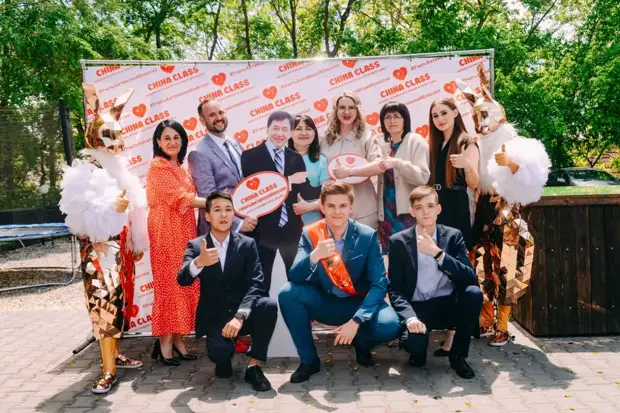 Лекцию для взрослых о воспитании прочитал известный учитель Уссурийска Иван Лаоши