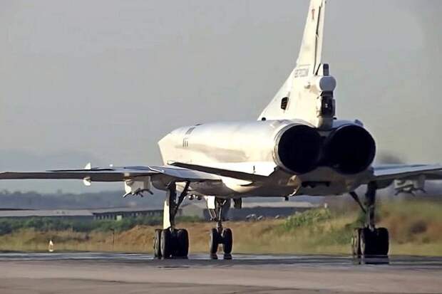 Запад выразил обеспокоенность переброской российских бомбардировщиков Ту-22М3 на авиабазу в Сирию