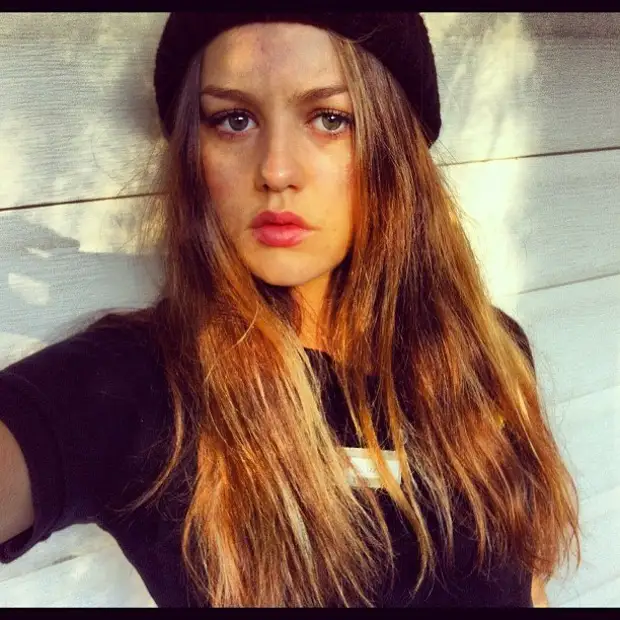 Орыс асүйіндегі үй порно Әйелдің үлкен жыныс мүшесі