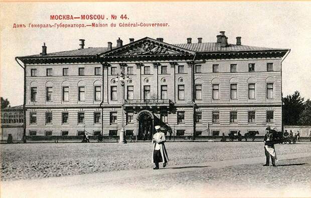 Бывшую резиденцию московского генерал-губернатора, возведенную еще в 1782 году, тоже пришлось передвигать (Москва). | Фото: masterok.livejournal.com.
