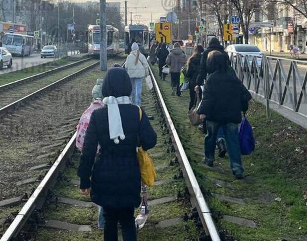 В Краснодаре опять образовался провал на улице Московской