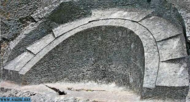 Загадочный «Лунный камень» в Перу