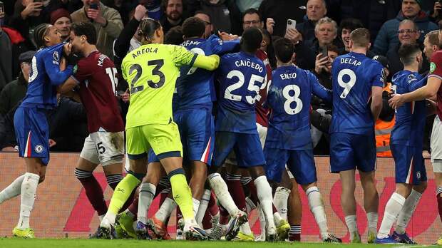 «Челси» и «Вест Хэм» оштрафованы за драку в матче АПЛ