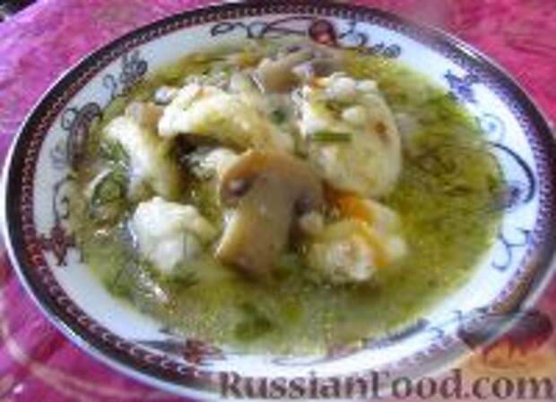 Фото к рецепту: Гречневый суп с грибами и картофельными клецками