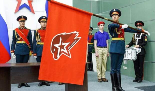 Чиновник из Петербурга предложил закрепить за каждой школой войсковую часть