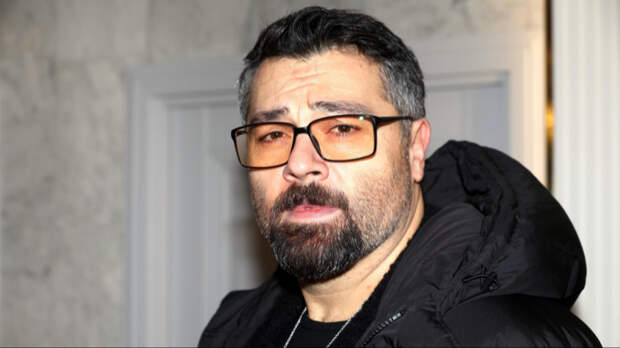 «Пишу письма до сих пор»: Чумаков признался, что верит в Деда Мороза