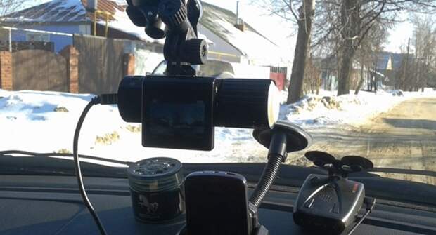 Присоска на стекле никогда не отвалится: Хитрость опытных водителей