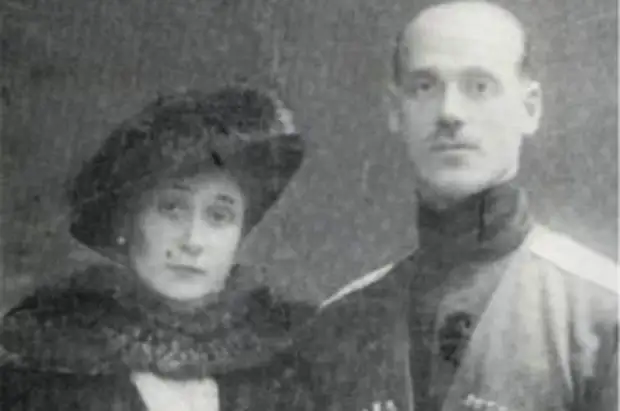 Командир Кавказской туземной конной дивизией великий князь Михаил Александрович с женой.