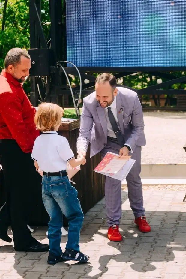 Лекцию для взрослых о воспитании прочитал известный учитель Уссурийска Иван Лаоши