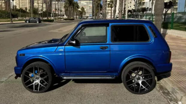 В Испании продают Lada Niva с проекционным дисплеем и спорт-пакетом за 1,5 млн рублей