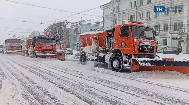 В Туле 350 единиц техники и 400 рабочих расчищают город от снега
