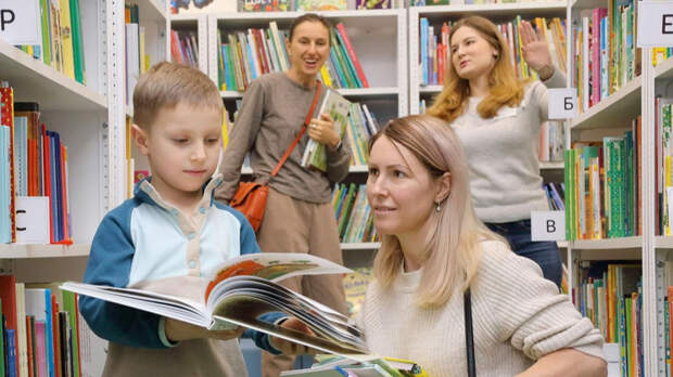 Одна из крупнейших детских библиотек Москвы отмечает 90-летие — Собянин