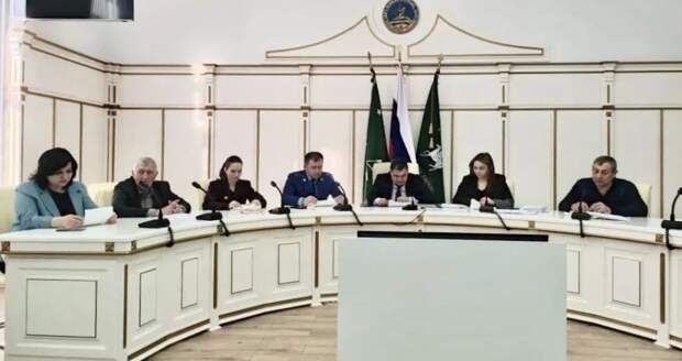 В Кошехабльском районе обсудили вопросы профилактики правонарушений среди несовершеннолетних