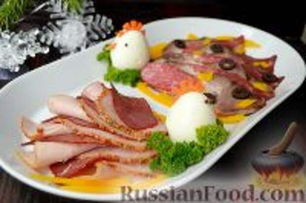 Фото к рецепту: Мясная нарезка "Хвост петуха"