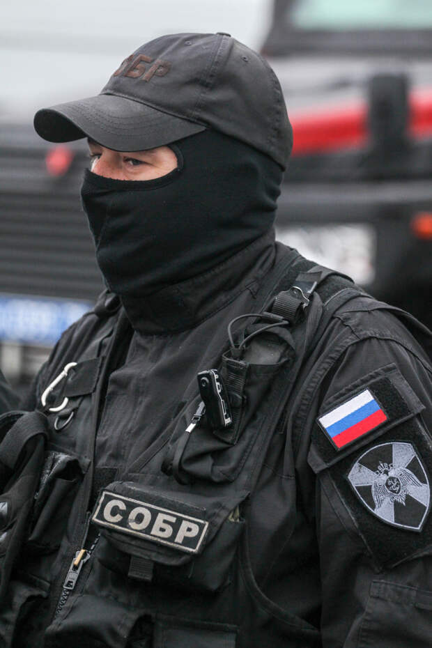 СОБР Росгвардии поймали в Москве налетчиков, выхвативших из авто сумку с деньгами