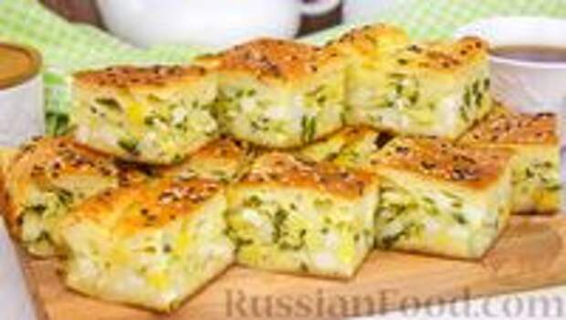 Фото к рецепту: Заливной пирог с яйцом и зелёным луком