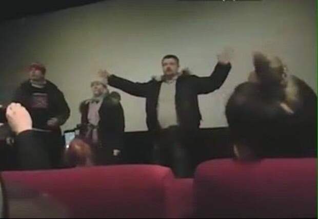Сорвавшим в Москве показ фильма, воспевающего «Айдар», дали 7 суток ареста