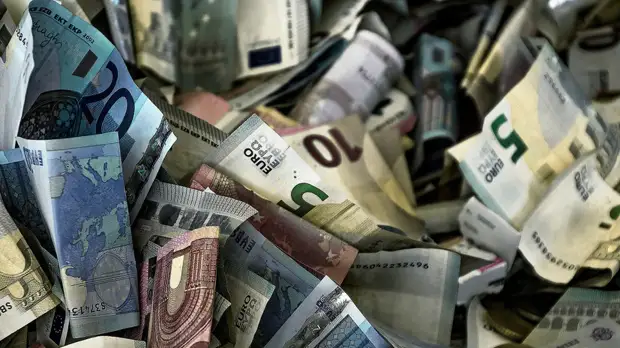 Курс евро на Мосбирже снизился до 79 рублей