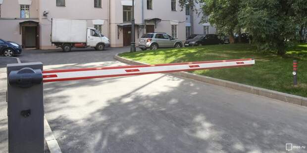 На Ленинградском проспекте жители хотят ограничить въезд во двор