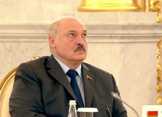 Америка пришла к Лукашенко с протянутой рукой