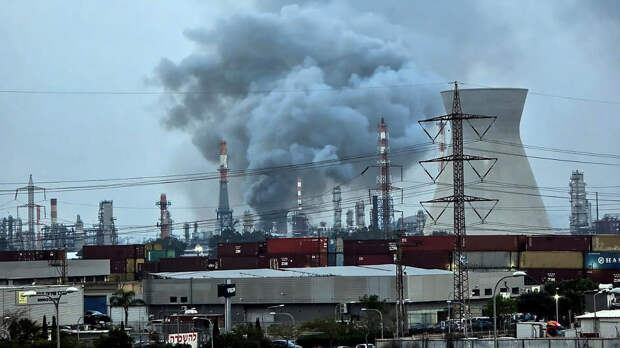 Иран нанес удары по НПЗ и электростанции в Хайфе