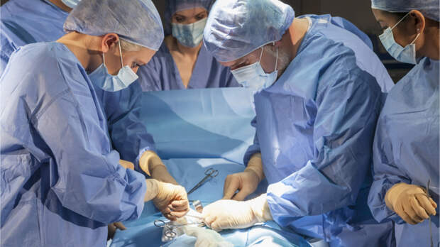 Российские хирурги удалили у пациентки опухоль весом 20 кг