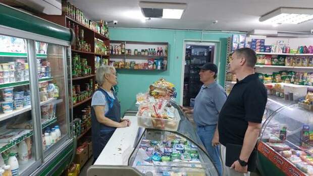 Глава правительства Крыма заглянул в захолустный магазинчик у моря